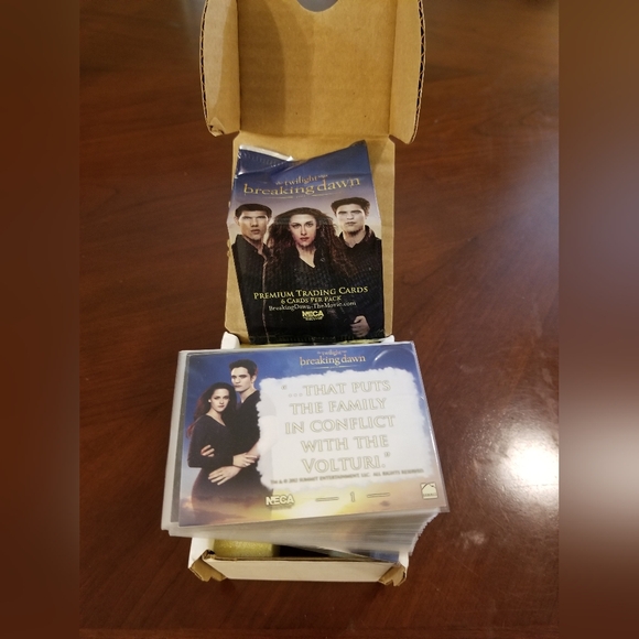 Twilight Breaking Dawn Part 1 Trading Cards - Picture 10 of 14